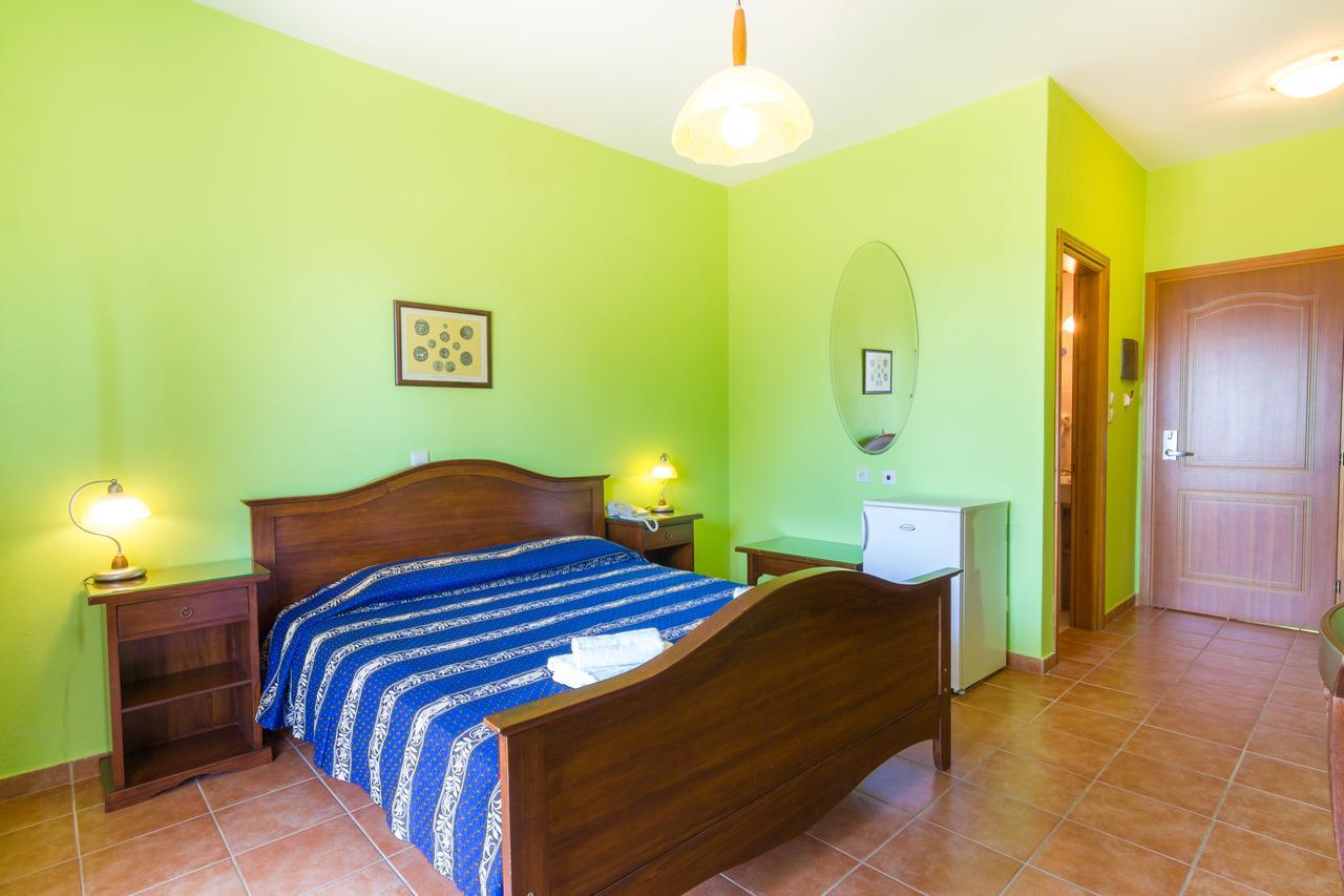 Отель Filosxenia Roxani Country House Марония Экстерьер фото